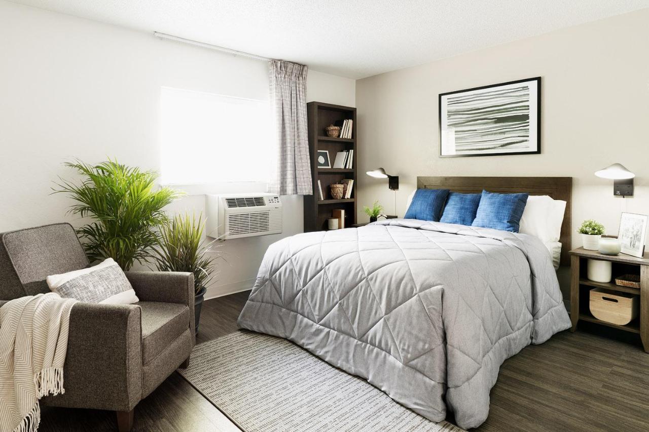 Intown Suites Extended Stay Tampa Fl Orient Park Екстер'єр фото