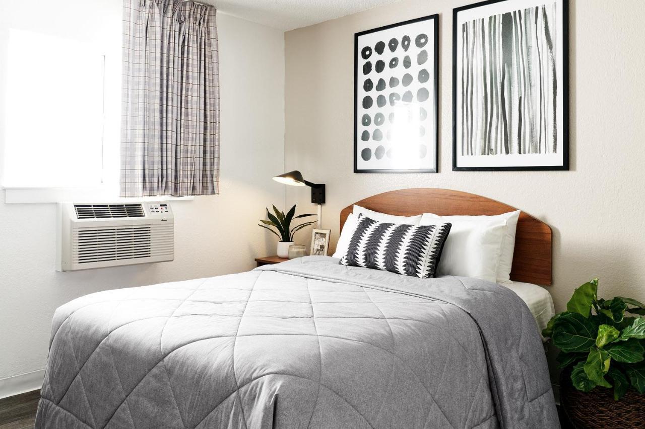 Intown Suites Extended Stay Tampa Fl Orient Park Екстер'єр фото