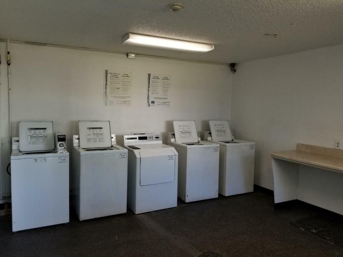 Intown Suites Extended Stay Tampa Fl Orient Park Екстер'єр фото